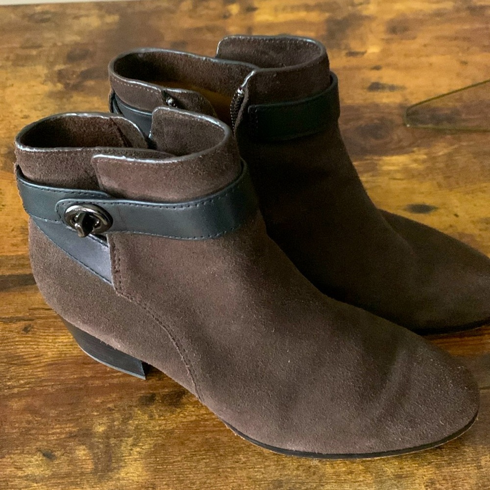 Coach Patricia Suede Leather Upper Turnlock Detail Ankle Bootie Size 6B Euro 36